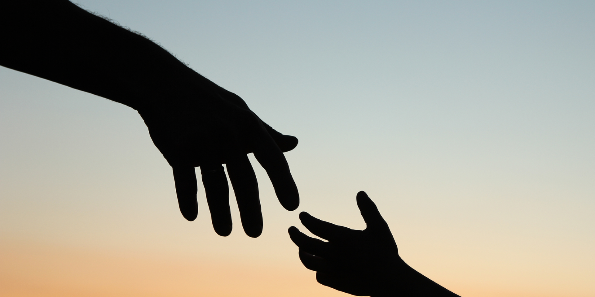 hands_reaching